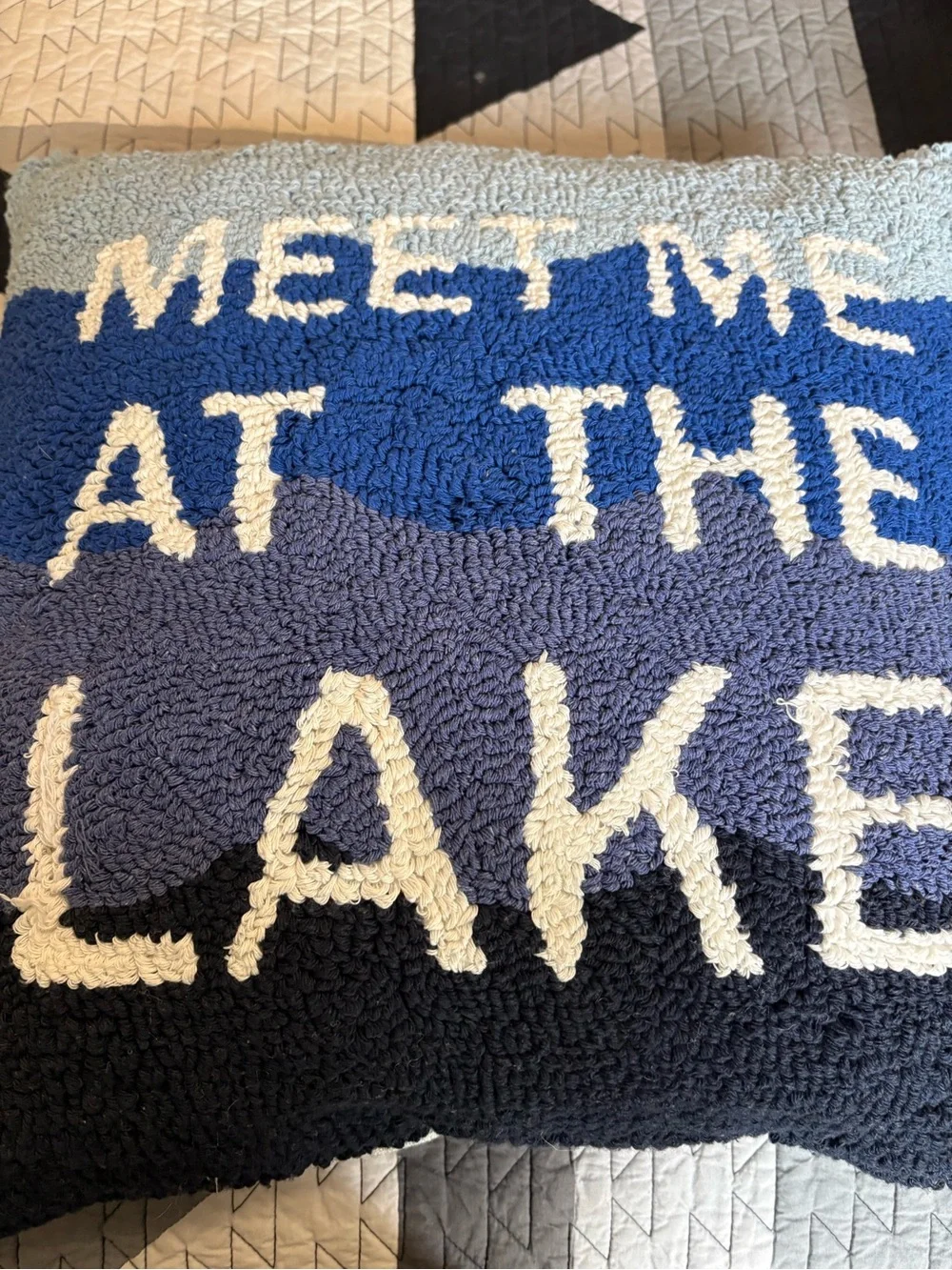 Cozy Textured Accent Pillow - Blue 'Lake' Design